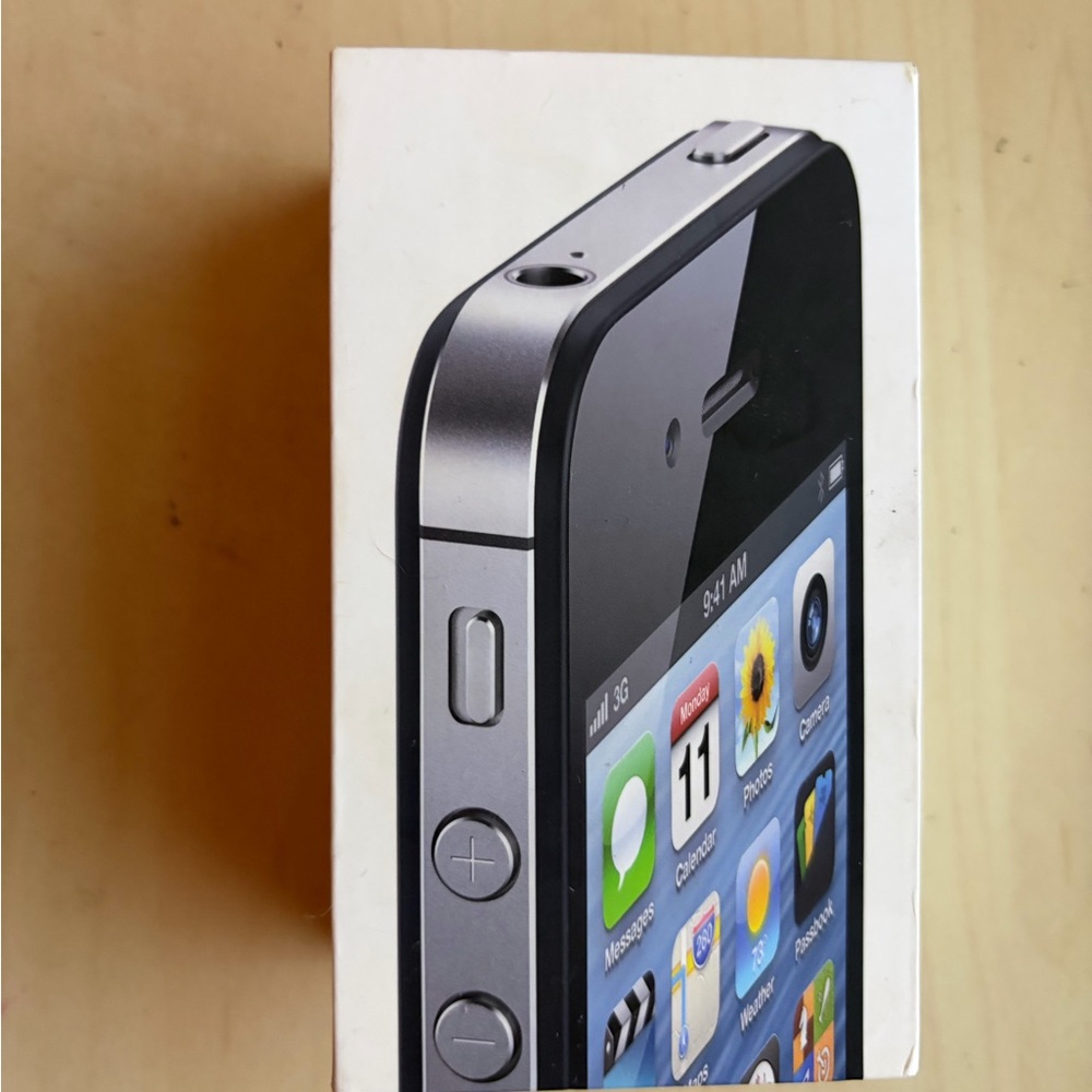 Apple iPhone 4S BOX ONLY